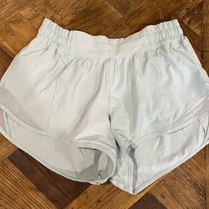LuluLemon Hotty Hot Shorts 2.5”